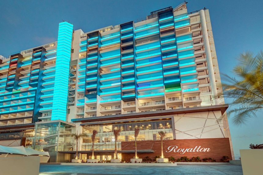 Royalton CHIC Suites Cancun Resort & Spa - Caribbean Portals