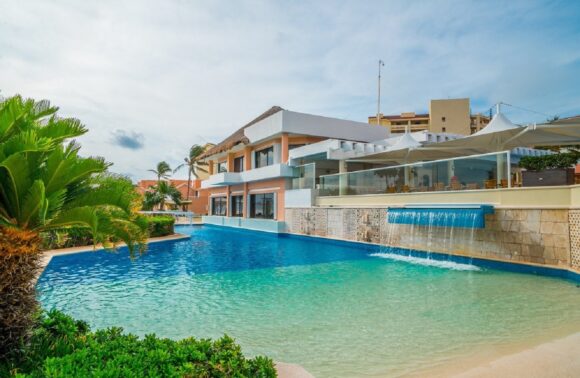 Wyndham Grand Cancun All-Inclusive Resort and Villas